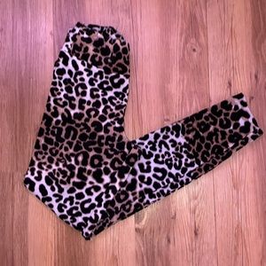 Leopard print leggings